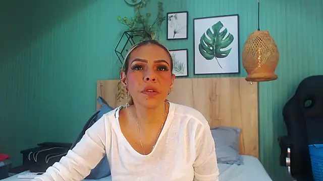 Snapshot of yessila_parker chatting on 12.03.25 yessila parker online show from 12.03.25