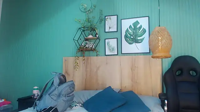 Snapshot of yessila_parker chatting on 12.04.25 yessila parker online show from 12.04.25