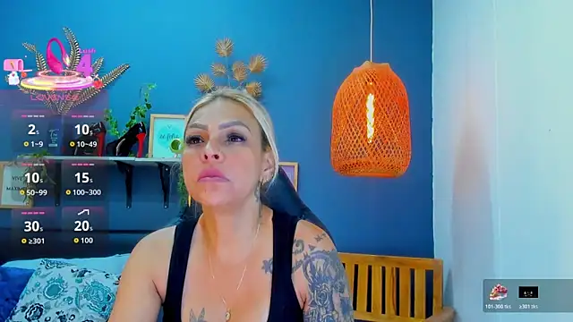 Snapshot of yessila_parker chatting on 05.27.26 yessila parker online show from 05.27.26