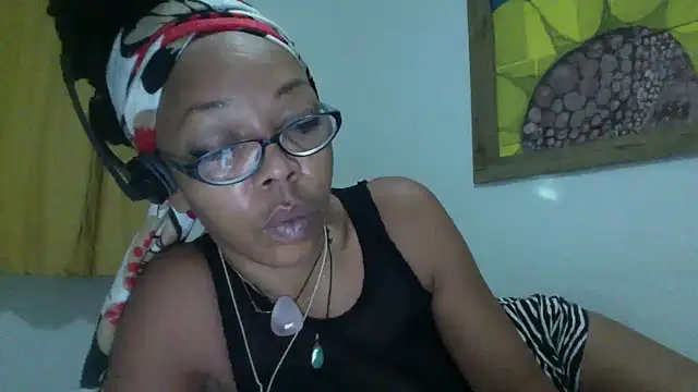 Snapshot of Ladyzee25 chatting on 09.23.25 Ladyzee25 online show from 09.23.25