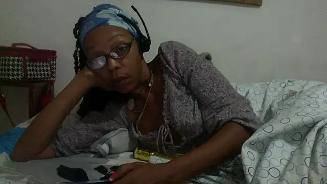Snapshot of Ladyzee25 chatting on 09.25.25 Ladyzee25 online show from 09.25.25
