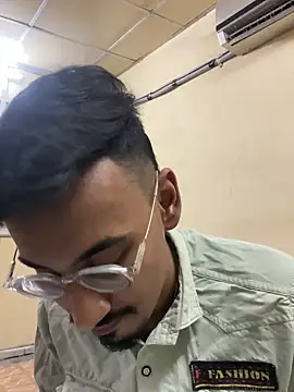 Snapshot of hypersexdriveboi chatting on 02.28.25 hypersexdriveboi online show from 02.28.25