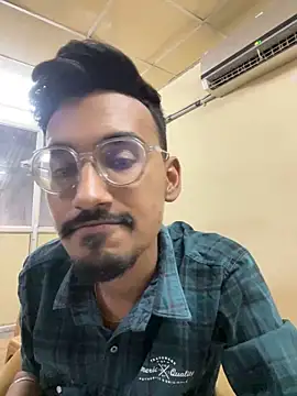 Snapshot of hypersexdriveboi chatting on 03.11.25 hypersexdriveboi online show from 03.11.25