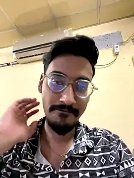 Snapshot of hypersexdriveboi chatting on 09.10.25 hypersexdriveboi online show from 09.10.25