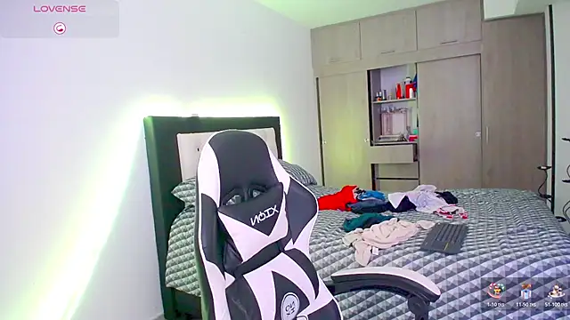 CarolinneFiotti online show from 11.25.25