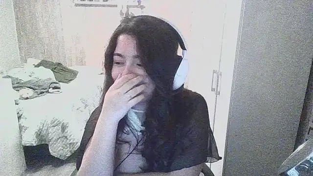 Snapshot of Piolapk chatting on 10.03.25 Piolapk online show from 10.03.25