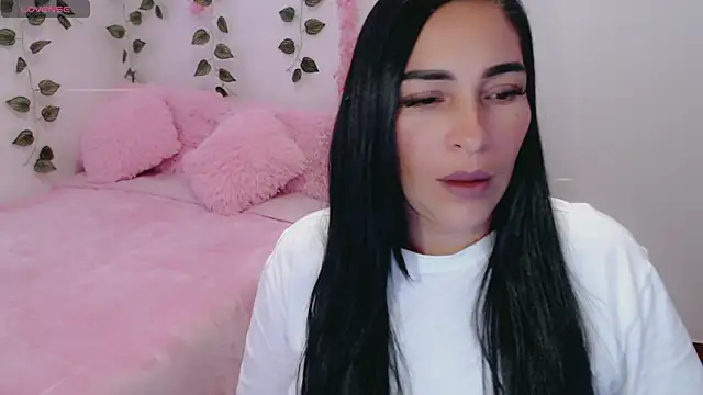 luna lgomez  online show from 03.01.25