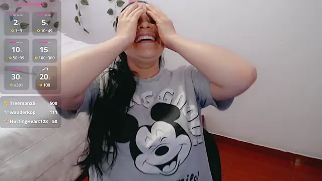 luna lgomez  online show from 03.22.25