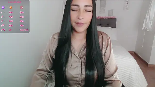 luna lgomez  online show from 10.01.25