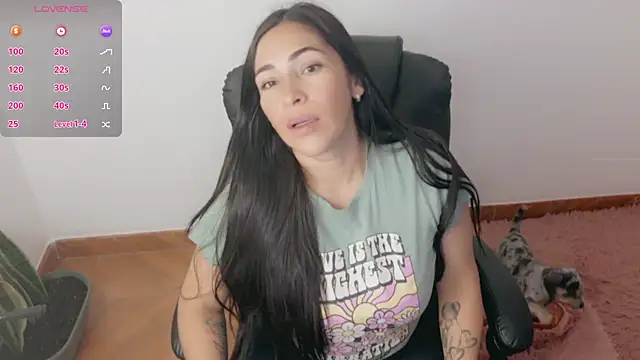 Snapshot of luna_lgomez_ chatting on 07.15.26 luna lgomez online show from 07.15.26