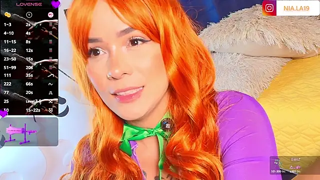 Snapshot of HotAlana_ chatting on 10.01.25 HotAlana  online show from 10.01.25