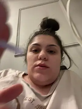 Snapshot of Layla- chatting on 01.30.25 Layla- online show from 01.30.25