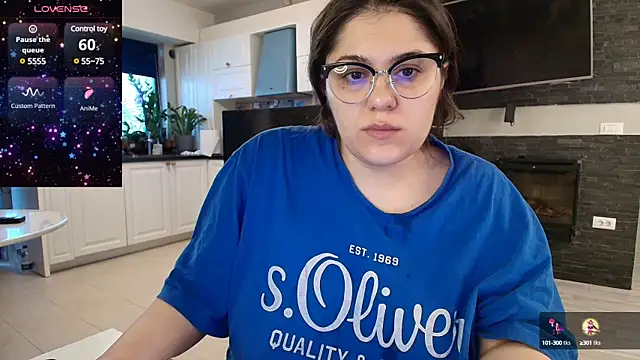 Snapshot of Layla- chatting on 02.05.25 Layla- online show from 02.05.25