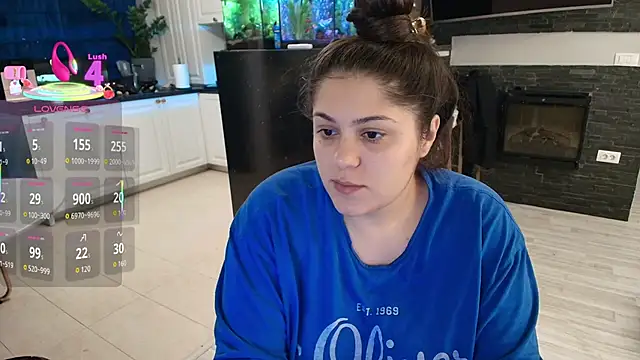 Snapshot of Layla- chatting on 10.24.25 Layla- online show from 10.24.25