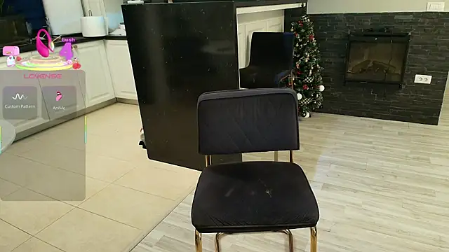 Snapshot of Layla- chatting on 01.09.26 Layla- online show from 01.09.26