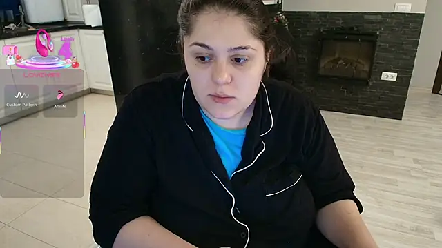 Snapshot of Layla- chatting on 01.15.26 Layla- online show from 01.15.26