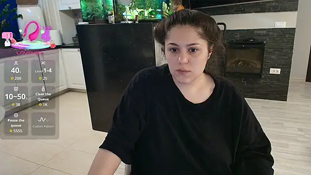 Snapshot of Layla- chatting on 04.23.26 Layla- online show from 04.23.26