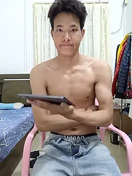 Snapshot of Dannyhobb chatting on 03.22.25 Dannyhobb online show from 03.22.25