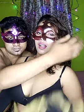 Snapshot of Exotic_couple_38 chatting on 10.26.25 Exotic couple 38 online show from 10.26.25