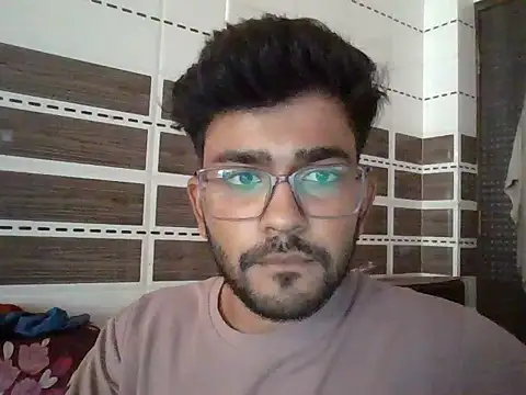 Snapshot of DoctorAlonee46 chatting on 10.13.25 DoctorAlonee46 online show from 10.13.25