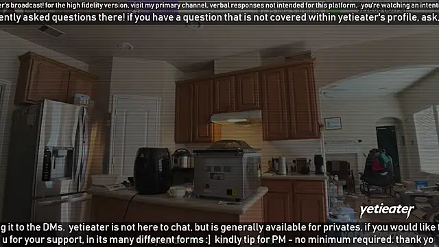 Snapshot of yetieater chatting on 12.16.24 yetieater online show from 12.16.24