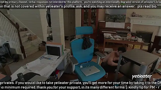 Snapshot of yetieater chatting on 12.21.24 yetieater online show from 12.21.24