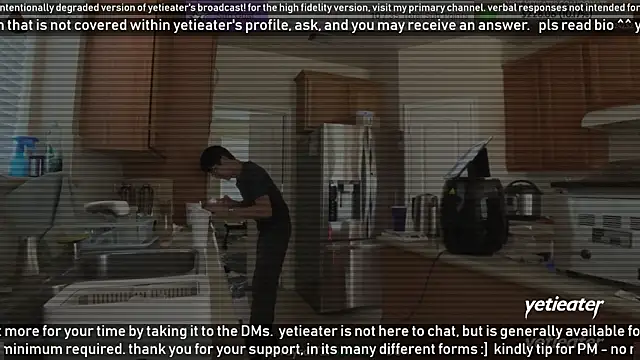 Snapshot of yetieater chatting on 01.02.25 yetieater online show from 01.02.25