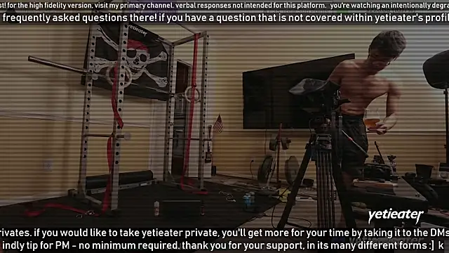 Snapshot of yetieater chatting on 02.12.25 yetieater online show from 02.12.25