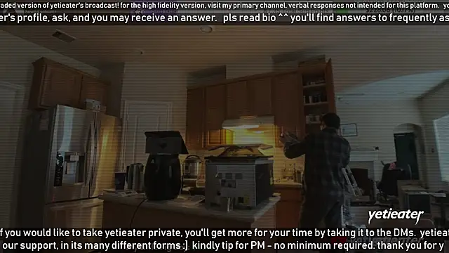 Snapshot of yetieater chatting on 02.14.25 yetieater online show from 02.14.25