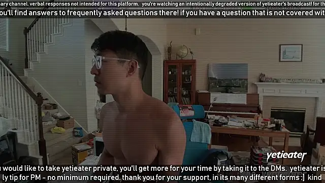 Snapshot of yetieater chatting on 03.10.25 yetieater online show from 03.10.25