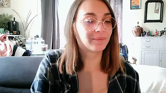 Snapshot of _little_blake chatting on 10.08.25 little blake online show from 10.08.25