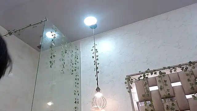 Aria and orien online show from 03.04.25