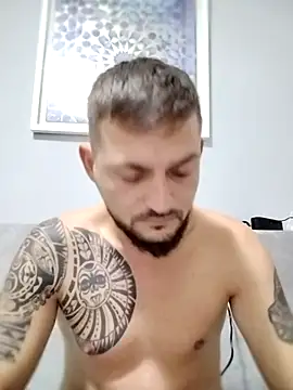 Snapshot of iurinicola chatting on 10.22.25 iurinicola online show from 10.22.25