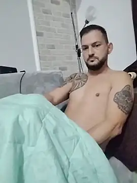 Snapshot of iurinicola chatting on 10.27.25 iurinicola online show from 10.27.25