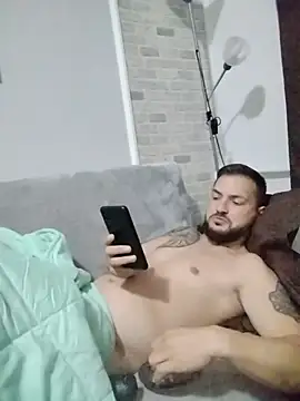 Snapshot of iurinicola chatting on 11.01.25 iurinicola online show from 11.01.25