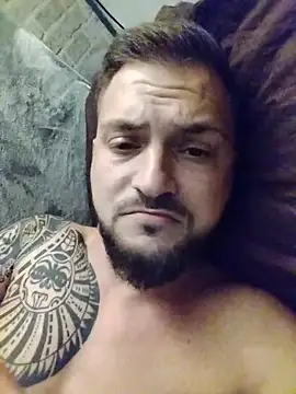 Snapshot of iurinicola chatting on 11.05.25 iurinicola online show from 11.05.25