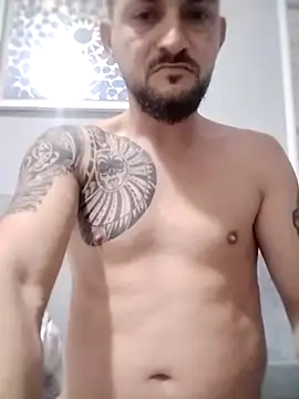 Snapshot of iurinicola chatting on 11.13.25 iurinicola online show from 11.13.25