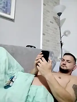 Snapshot of iurinicola chatting on 11.21.25 iurinicola online show from 11.21.25