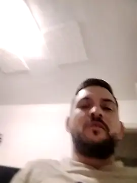 Snapshot of iurinicola chatting on 01.13.26 iurinicola online show from 01.13.26