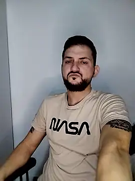 Snapshot of iurinicola chatting on 01.15.26 iurinicola online show from 01.15.26