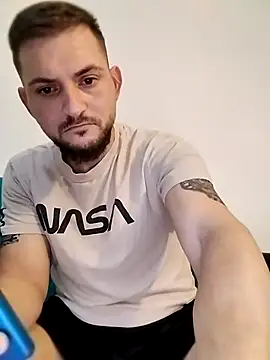 Snapshot of iurinicola chatting on 02.25.26 iurinicola online show from 02.25.26