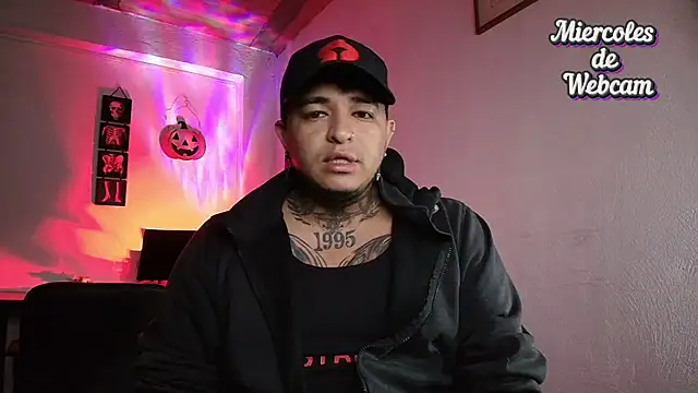 Snapshot of Strip_Classes_Col chatting on 09.10.25 Strip Classes Col online show from 09.10.25