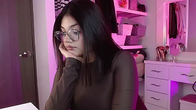 Snapshot of _Camilaaa_ chatting on 09.14.25  Camilaaa  online show from 09.14.25