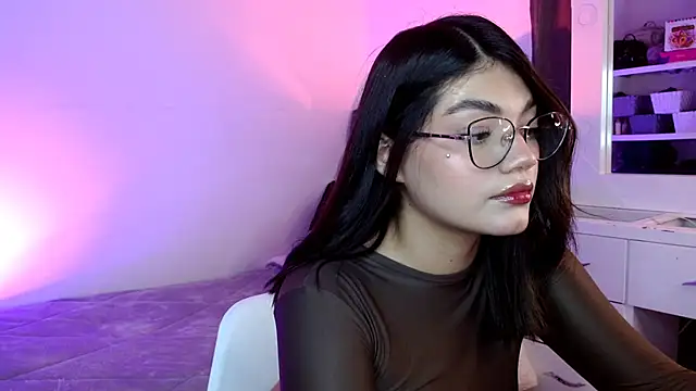 Snapshot of _Camilaaa_ chatting on 10.16.25  Camilaaa  online show from 10.16.25