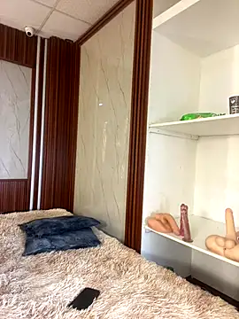 PinkyMoon online show from 12.22.25