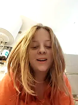 Snapshot of natali772 chatting on 02.28.25 natali772 online show from 02.28.25