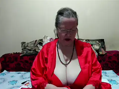 Snapshot of SingleMILF chatting on 03.10.25 SingleMILF online show from 03.10.25