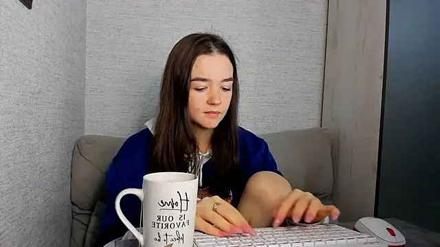 Snapshot of imyourdreams chatting on 09.25.25 imyourdreams online show from 09.25.25