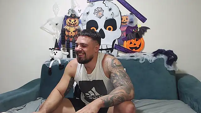 Tiberius hunk online show from 10.28.25