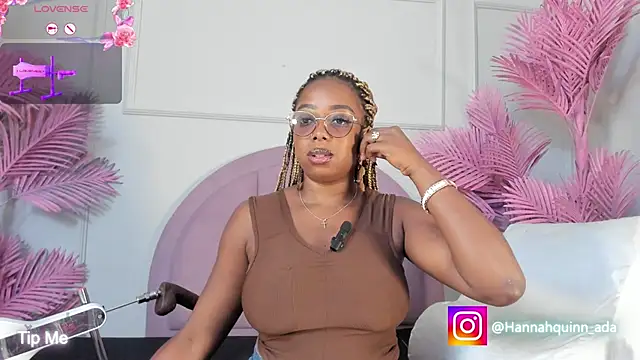 Hanaahquinn online show from 03.05.26